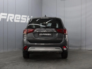 Внедорожник Mitsubishi Outlander 2019 года, 1893000 рублей, Омск