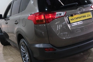 Внедорожник Toyota RAV4 2014 года, 1999000 рублей, Новокузнецк
