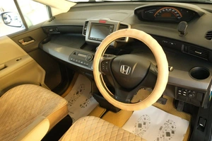 Минивэн Honda Freed 2010 года, 1049000 рублей, Омск
