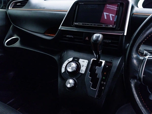 Минивэн Toyota Sienta 2018 года, 1299000 рублей, Красноярск