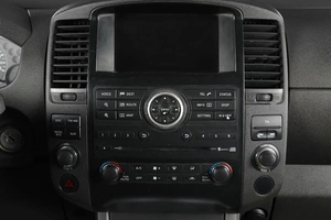 Пикап Nissan Navara 2011 года, 1699000 рублей, Тюмень