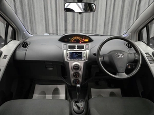 Хетчбэк Toyota Vitz 2010 года, 580000 рублей, Красноярск