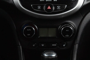 Хетчбэк Hyundai Solaris 2012 года, 939000 рублей, Челябинск