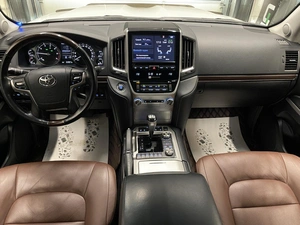 Внедорожник Toyota Land Cruiser 2018 года, 8600000 рублей, Красноярск