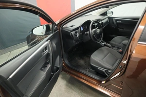 Седан Toyota Corolla 2017 года, 1615000 рублей, Курск