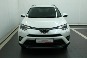 Внедорожник Toyota RAV4 2016 года, 2597000 рублей, Красноярск
