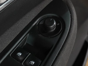 Внедорожник Opel Mokka 2014 года, 999000 рублей, Воронеж