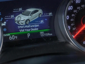 Седан Toyota Camry 2017 года, 2449000 рублей, Сургут