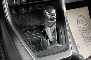 Внедорожник Toyota RAV4 2022 года, 2949000 рублей, Тюмень