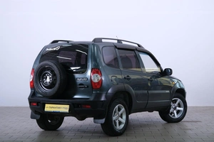 Внедорожник Chevrolet Niva 2018 года, 719000 рублей, Омск