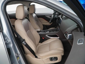 Внедорожник Jaguar F-Pace 2017 года, 3449033 рублей, Москва