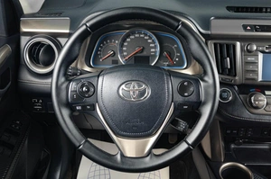 Внедорожник Toyota RAV4 2014 года, 2399000 рублей, Тюмень