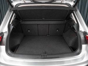 Внедорожник Volkswagen Tiguan 2018 года, 2299000 рублей, Тюмень