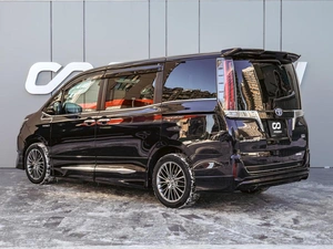 Минивэн Toyota Esquire 2018 года, 2480000 рублей, Краснодар