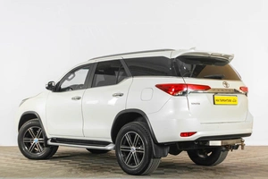 Внедорожник Toyota Fortuner 2017 года, 2999000 рублей, Тюмень