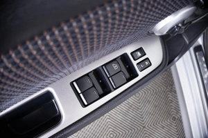 Хетчбэк Nissan Tiida 2013 года, 899000 рублей, Пермь