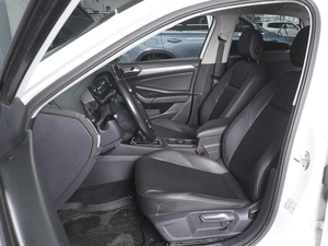 Седан Volkswagen Jetta 2019 года, 1819000 рублей, Ростов-на-Дону