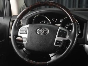Внедорожник Toyota Land Cruiser 2012 года, 2949000 рублей, Тюмень