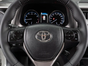 Внедорожник Toyota RAV4 2015 года, 2320000 рублей, Тюмень