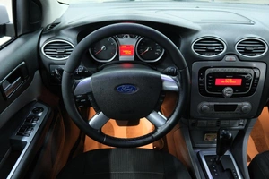 Седан Ford Focus 2010 года, 899000 рублей, Омск