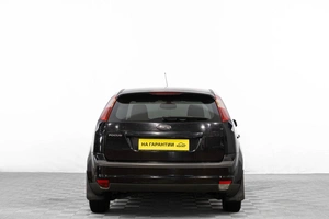 Хетчбэк Ford Focus 2006 года, 469000 рублей, Барнаул