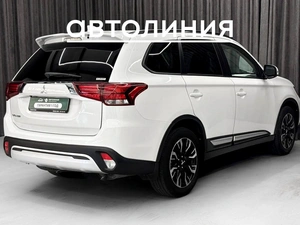 Внедорожник Mitsubishi Outlander 2021 года, 2499000 рублей, Красноярск