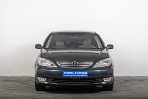 Седан Toyota Camry 2002 года, 749000 рублей, Томск