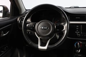 Седан Kia Rio 2018 года, 1589000 рублей, Новосибирск