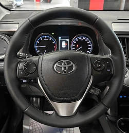 Внедорожник Toyota RAV4 2017 года, 2657000 рублей, Красноярск