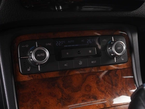 Внедорожник Volkswagen Touareg 2013 года, 1988000 рублей, Минеральные Воды