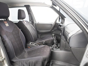 Внедорожник Chevrolet Niva 2015 года, 890000 рублей, Омск