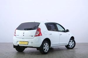 Хетчбэк Renault Sandero 2012 года, 529000 рублей, Омск