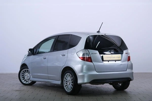 Хетчбэк Honda Fit 2009 года, 749000 рублей, Омск