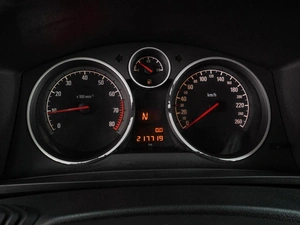 Минивэн Opel Zafira 2013 года, 724000 рублей, Воронеж