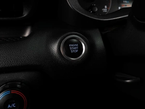 Хетчбэк Toyota Yaris 2020 года, 1279000 рублей, Тюмень