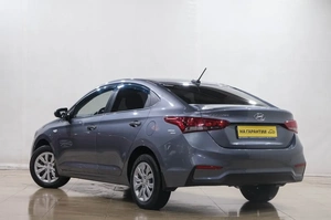 Седан Hyundai Solaris 2017 года, 929000 рублей, Новокузнецк