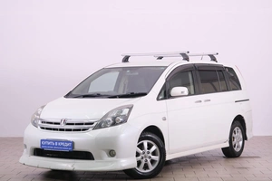 Минивэн Toyota Isis 2010 года, 1039000 рублей, Омск