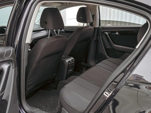 Седан Volkswagen Passat 2011 года, 1020000 рублей, Краснодар