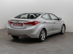 Седан Hyundai Avante 2011 года, 1050000 рублей, Красноярск