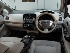 Хетчбэк Nissan Leaf 2011 года, 1000000 рублей, Краснодар