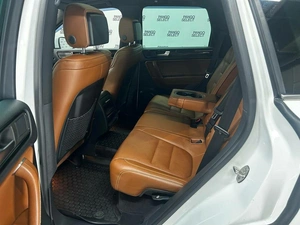 Внедорожник Volkswagen Touareg 2013 года, 2184000 рублей, Красноярск