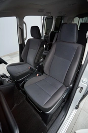 Минивэн Toyota Voxy 2017 года, 2187000 рублей, Красноярск
