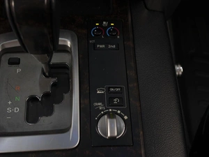 Внедорожник Toyota Land Cruiser 2013 года, 3900000 рублей, Омск