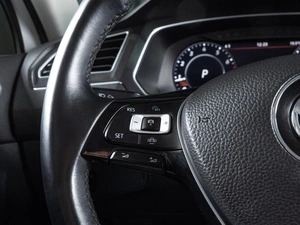 Внедорожник Volkswagen Tiguan 2018 года, 2750000 рублей, Волгоград