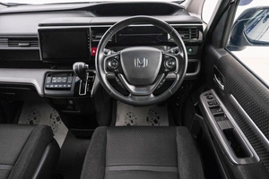 Минивэн Honda Stepwgn Spada 2018 года, 2239000 рублей, Красноярск