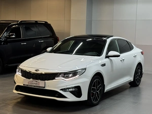 Седан Kia Optima 2018 года, 1997000 рублей, Красноярск