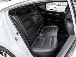 Седан Hyundai Elantra 2017 года, 1625000 рублей, Краснодар