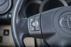 Внедорожник Toyota RAV4 2011 года, 1799000 рублей, Томск