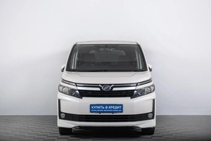 Минивэн Toyota Voxy 2014 года, 2019000 рублей, Томск