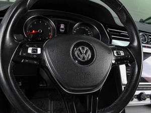 Седан Volkswagen Passat 2018 года, 1696000 рублей, Воронеж